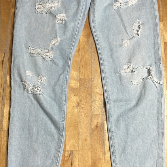 Forever 21 distressed jeans - Picture 4 of 10